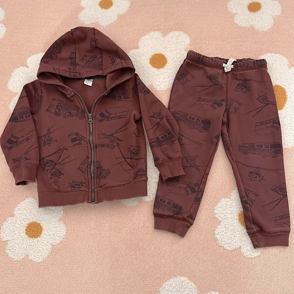 Maroon emergency vehicle sweatsuit 🚑 🚁